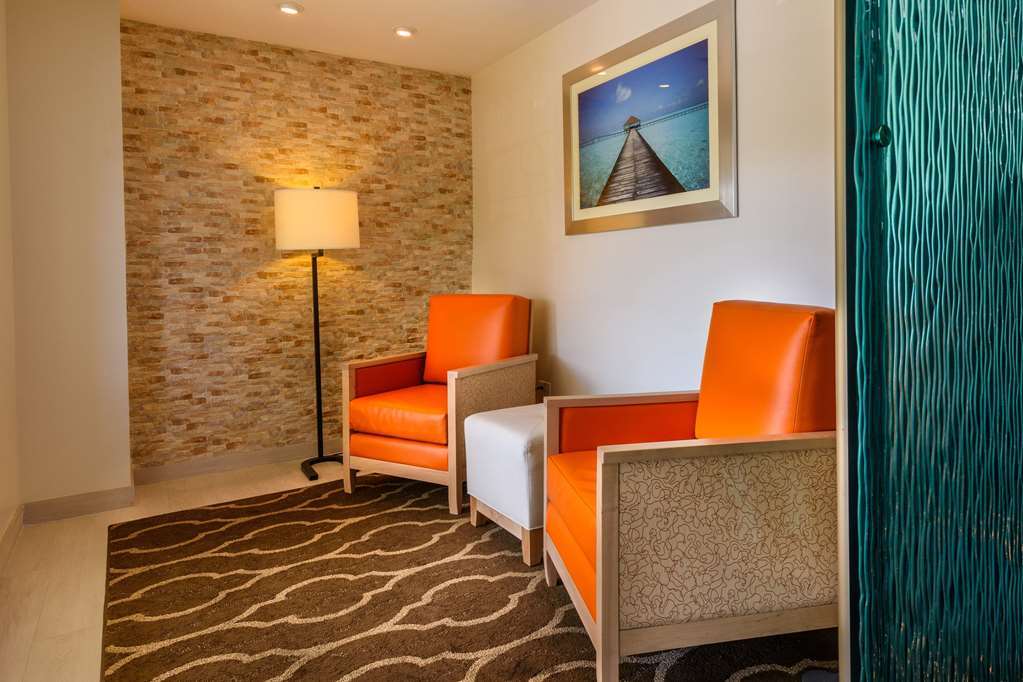 Comfort Suites Seven Mile Beach George Town Interior foto